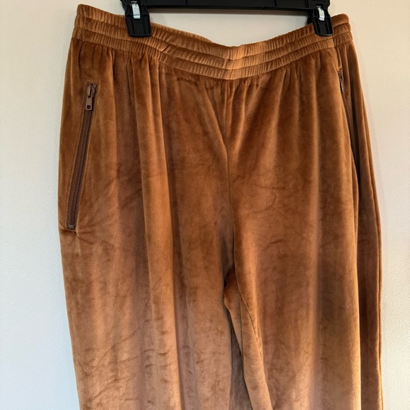 Skims Velour 2-Piece Track Suit Wide Leg - Picture 9 of 16